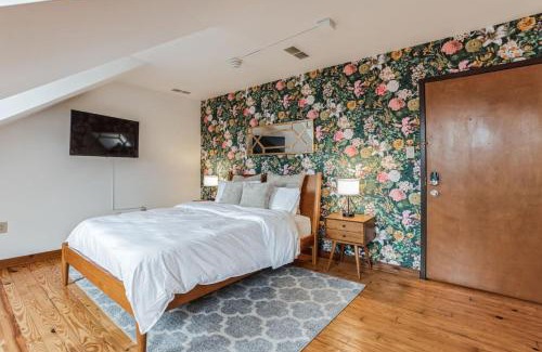 Cheyney Apartment | Historic Thornton Studio Retreat