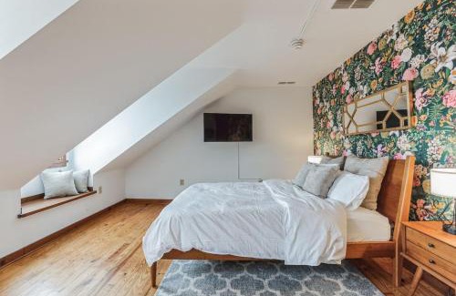 Cheyney Apartment | Historic Thornton Studio Retreat