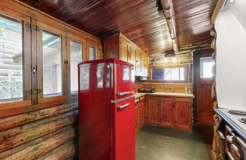 Forest Falls Cabin | Historic Van Horn Log Cabin, rustic retreat with WiFi, close to hiking trails