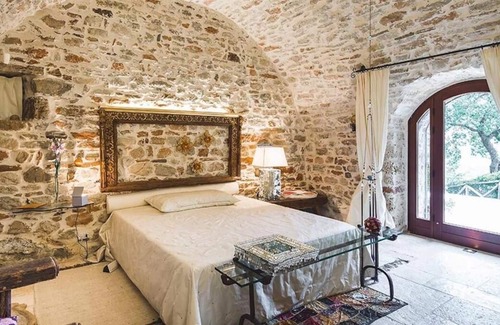 Montefortino Villa | Historic villa tower in the Sibillini Mountains