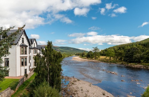 Ballater Apartment | ★ Historic Village ★ Rare Find ★ Amazing Views ★