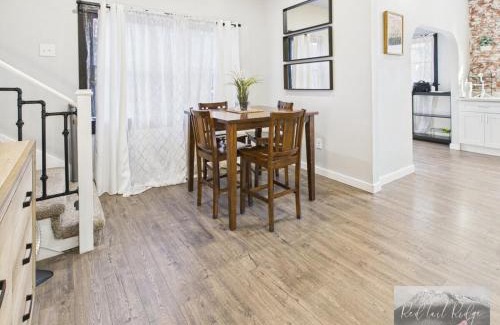 Albany House | Historical Albany Downtown House with 5 Bedrooms