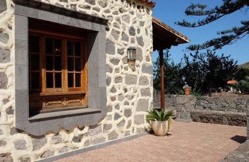 Teror Cottage | Historical Estate in Teror, Gran Canaria: Spacious Apartments with Gar