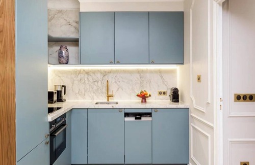 Chaillot Apartment | HISTORICAL GRANDEUR WITH MODERN LUXURY STEPS FROM GOLDEN TRIANGLE–AVENUE KLEBER