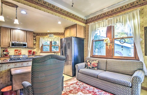 Lloyd District Cottage | Historical Portland Home < 2 Mi to Downtown!