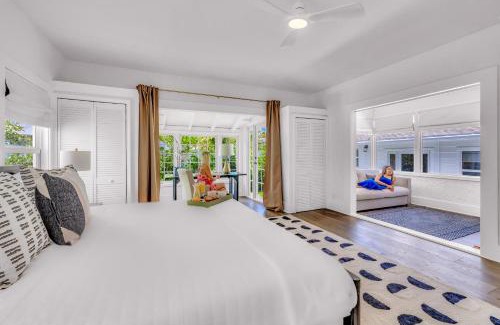 Old Northwood House | Historical Residence Heated Pool Emerald Key RESlDENCES