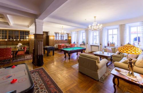 Schloßlein Hotel | Historik Hotel Goldener Hirsch Rothenburg