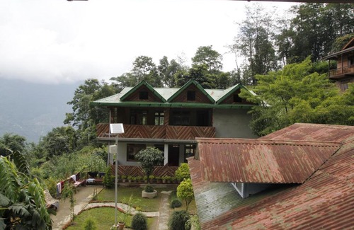 Geyzing House | Hitaishi Homestay - Bermiok