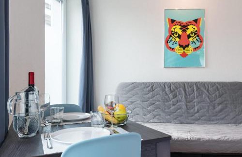 District 9 Apartment | HITrental Altstetten Apartments