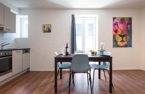 District 9 Apartment | HITrental Altstetten Apartments