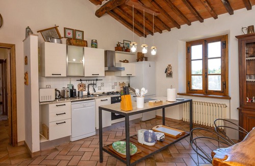 Castelnuovo di Val di Cecina House | Holiday Home 'Podere Le Rote' with Private Pool, Private Garden and Wi-Fi