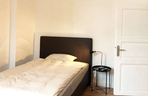 Bad Homburg v.d. Hoehe Apartment | HÖ01 large apartment with dryer and washing machine