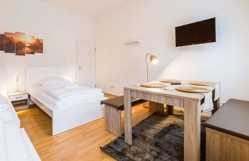 Oberbilk Apartment | HÖ01 large apartment with dryer and washing machine
