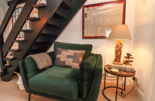 Malmesbury Cottage | Hobbes Cottage