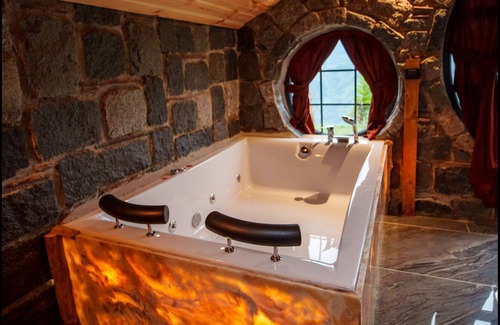 Rize Hotel | Hobbit Chalet