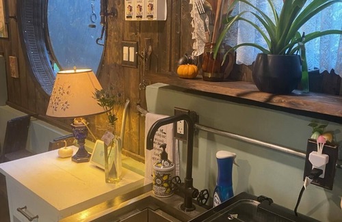 Mission Canyon Cottage | Hobbit Haven