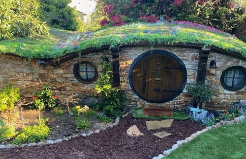 Mission Canyon Cottage | Hobbit Haven