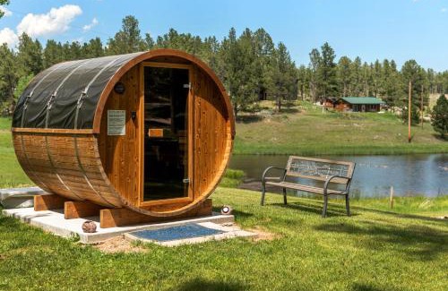 Custer House | Hobbit Hole BHBungalows #3