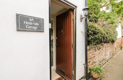 Kenilworth House | Hock-tide Cottage