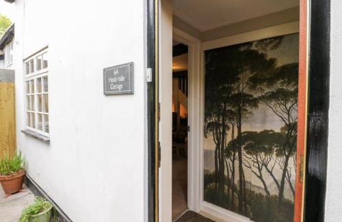 Kenilworth House | Hock-tide Cottage