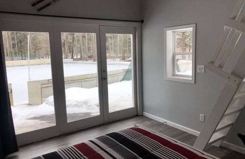 Beulah Apartment | Hockey Room - Sleeps 7, Two TVs & Wooded Trails