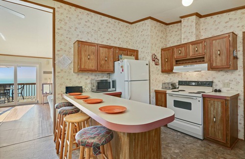 Carsonville Cottage | Hoff Cottage - Right On The Beach. Free Wi-Fi, BBQ Grill and Firepit On Beach