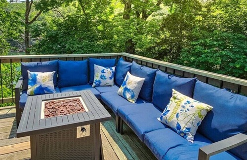 Eureka Springs House | Hogscald Hollow Lake Front, Kayaks, HotTub FirePit