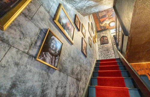 Watford House | Hogwarts Hideaway Themed Property