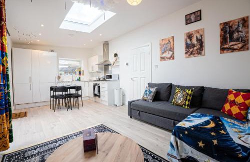 Watford House | Hogwarts House, Self Check in, Sleeps 4