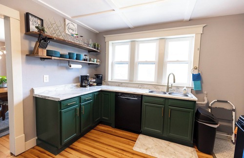 Hokah Apartment | Hokah Ohana House: Historic charm, Modern updates