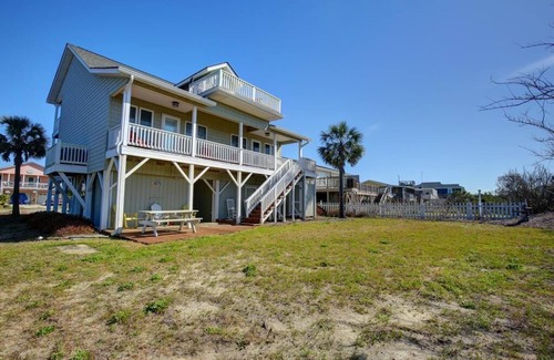 Holden Beach House | Holden Haven - Great Ocean Views & Easy Beach Access!