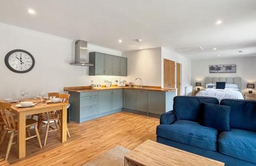 Alderbury House | Hole Farm - Stable Cottage