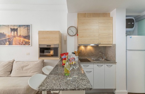 Las Palmas de Gran Canaria Apartment | Holiday Studio 'Siempreviva Beach' with Wi-Fi