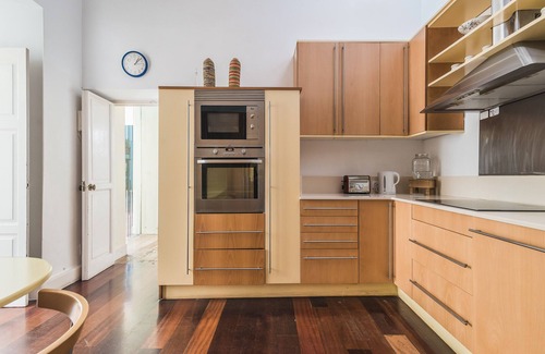 Vegueta House | Holiday Home 'Santa Barbara Vegueta' with Balcony and Wi-Fi