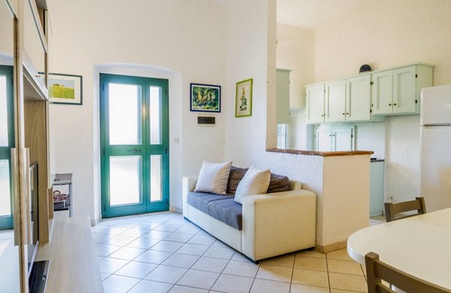 Pian di Rocca House | Holiday Home "Palmiro" with Shared Garden & Wi-Fi