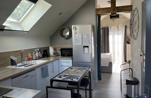 Sainte-Maure-de-Touraine House | Holiday Home 'Des Caves' with Shared Pool, Wi-Fi and Air Conditioning