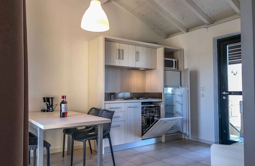 Cavalcaselle Apartment | Holiday apartment with outdoor swimming pool