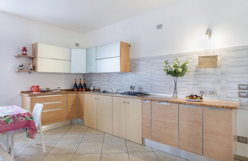 Villafranca di Verona Apartment | Holiday Apartment "La Siesta" with Shared Garden, Balcony & Wi-Fi