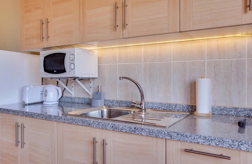 La Mancha House | Holiday Apartment "Casa Quemahierro 1" with Sea View, Pool & Garden