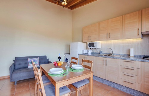 La Mancha House | Holiday Apartment "Casa Quemahierro 1" with Sea View, Pool & Garden