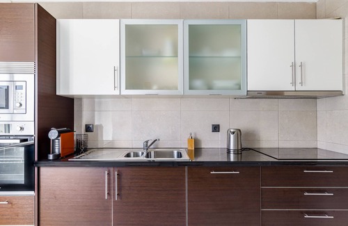 Moita Apartment | Holiday Apartment "Sleeptubal Modern Accommodation" with Balcony & Wi-Fi