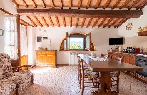 Lisciano Niccone Other | Holiday Apartment 'Pugnano Alto - Tabacco' with Shared Pool, Private Terrace and Wi-Fi