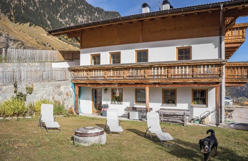 Moso in Passiria Apartment | Holiday Apartment "Egarthof Arnika" with Mountain View, Wi-Fi, Balcony & Garden