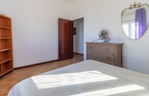 Acate Apartment | Holiday Apartment 'Appartamento con giardino' with Sea View, Shared Terrace & Garden