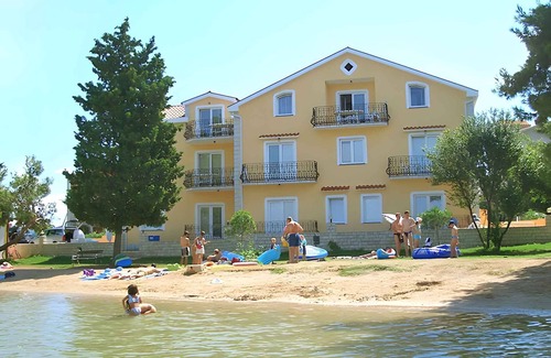 Tkon Apartment | Holiday apartment 10 m from the Adriatic Sea
