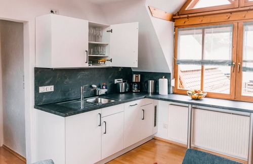 Heideck Apartment | Holiday Apartment 'Alte Schneiderei' with Balcony and Wi-Fi