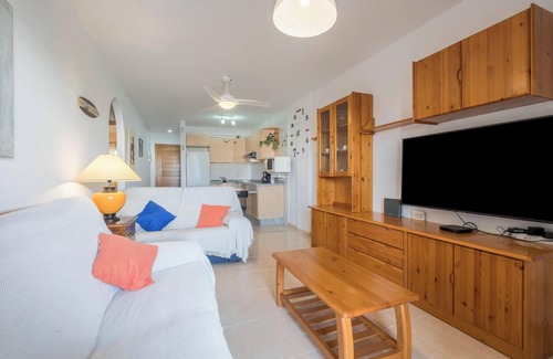 El Medano Apartment | Holiday Apartment "Apartamento en el Medano" near the Beach with Wi-Fi & Shared pool