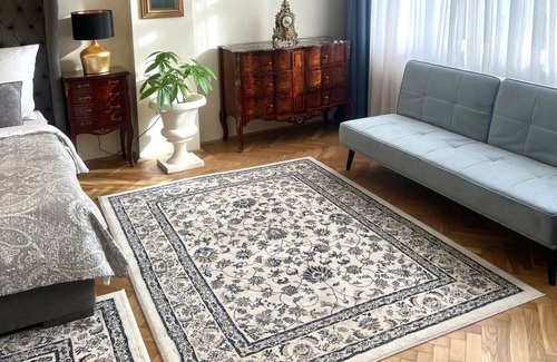 Baden Apartment | Holiday Apartment "Luxus In Baden Bei Wien" with Shared Garden & Wi-Fi