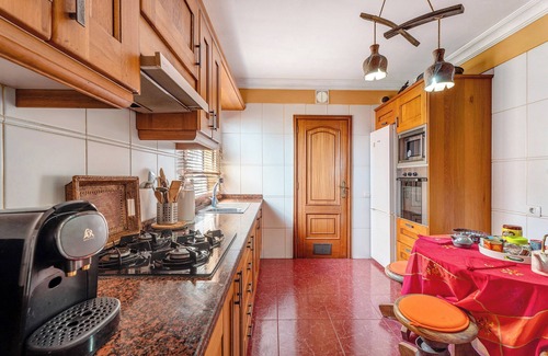 Radazul Apartment | Holiday Apartment 'Beautiful 3 Bedrooms Wifi Sea View' with Sea View, Wi-Fi and Air Conditioning