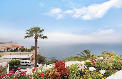 Puntillo del Sol Apartment | Holiday Apartment 'Casa Pelican' with Sea View, Private Pool and Wi-Fi